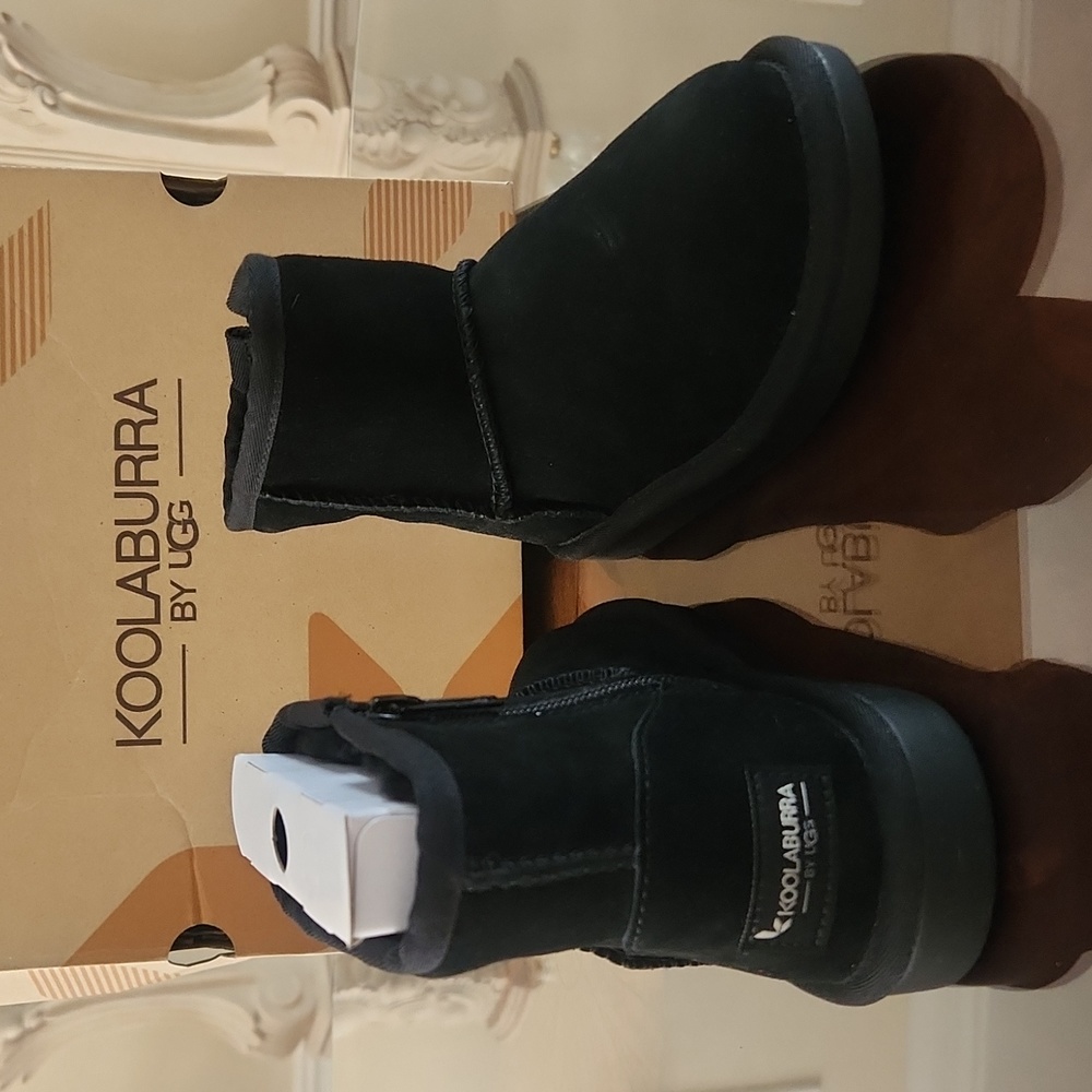 Koolaburra by UGG Black Boots - Picture 1 of 16